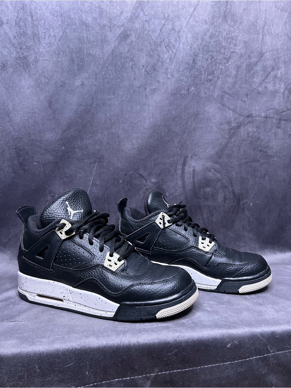 Nike Jordan 4’s Oreo/Cement